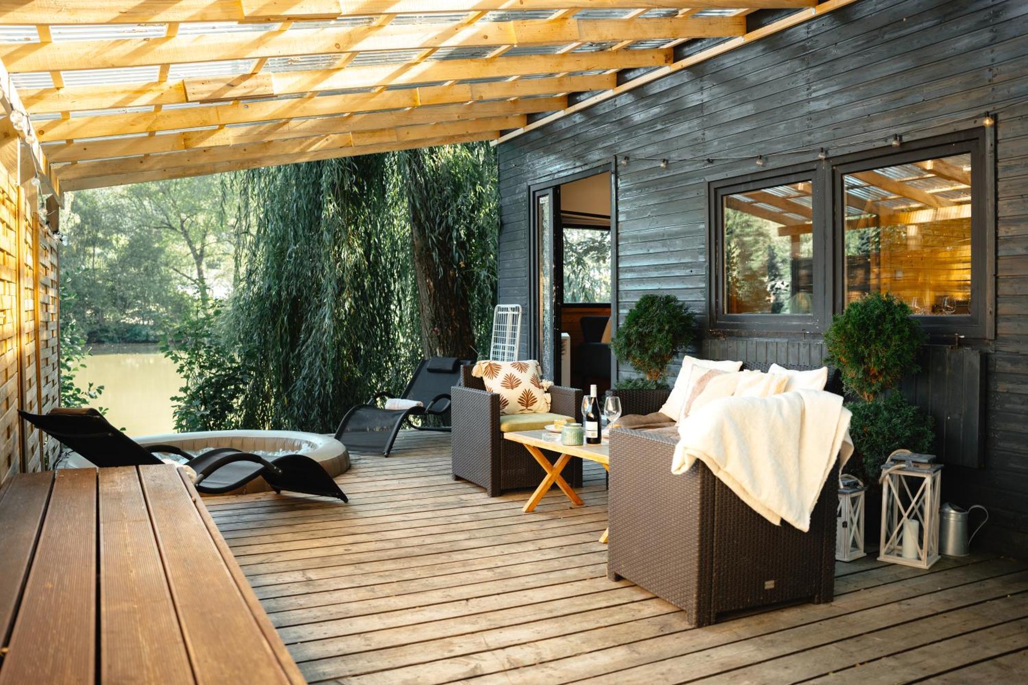 Secret Lake Prag Magic Place Relaxation& Wellness Rehenice Bagian luar foto